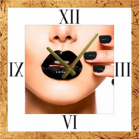 Часы с паспарту в золотом багете 50х50 ЧБС(998)